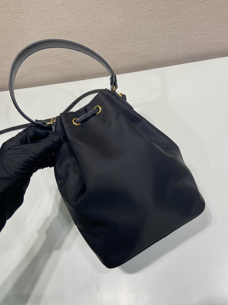 Prada 1BH1864 16x21x10cm AP_5