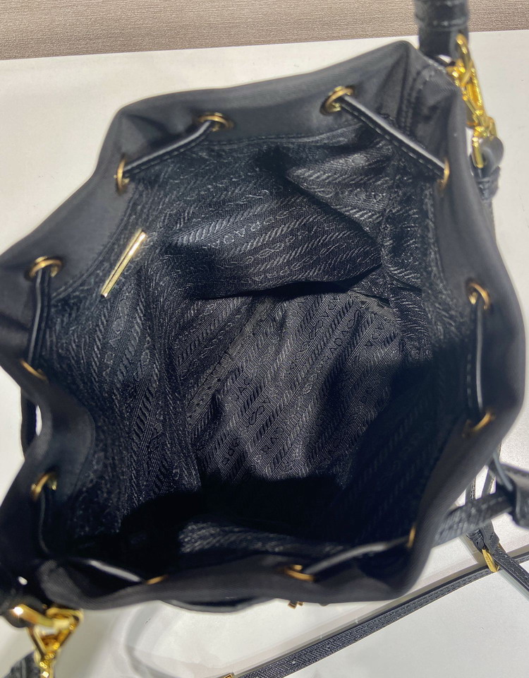 Prada 1BH1864 16x21x10cm AP_9