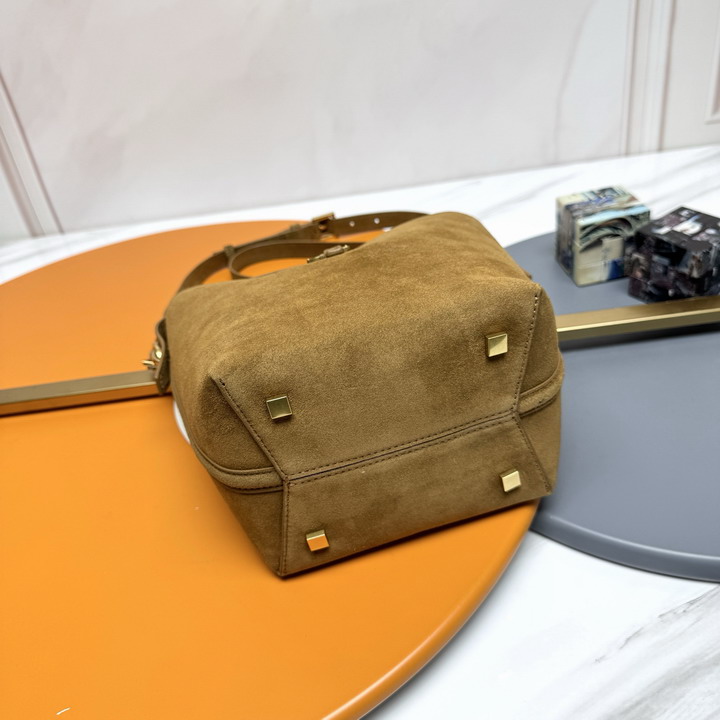 YSL 749036 17x20x13cm 8D_3