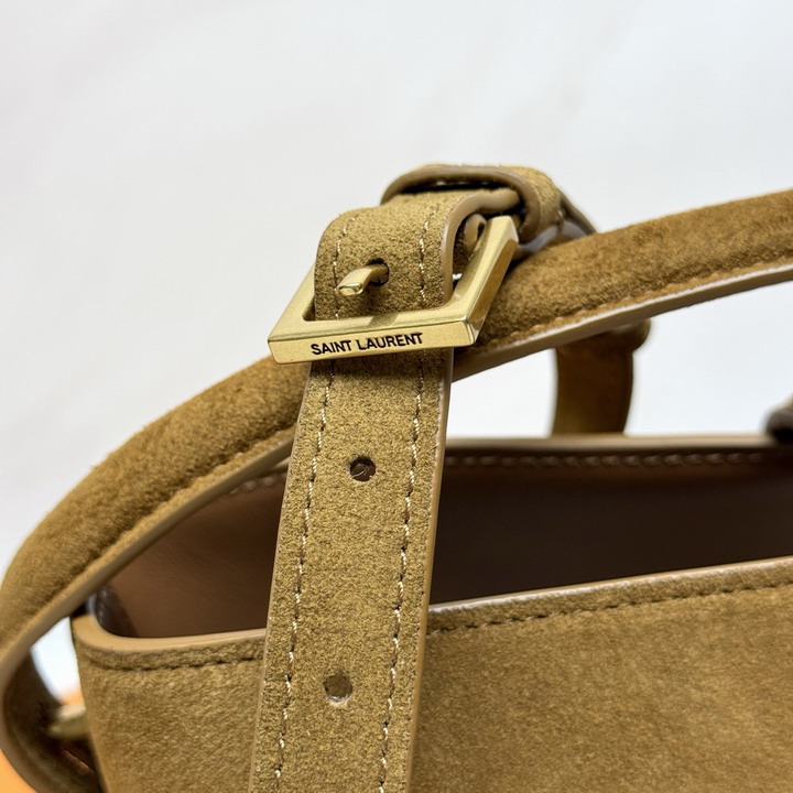 YSL 749036 17x20x13cm 8D_6