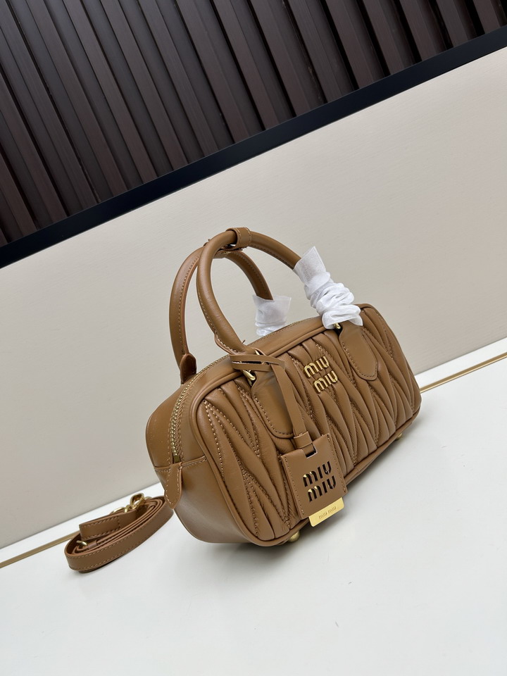 Miu 22x10 5x7 5cm ss1_2