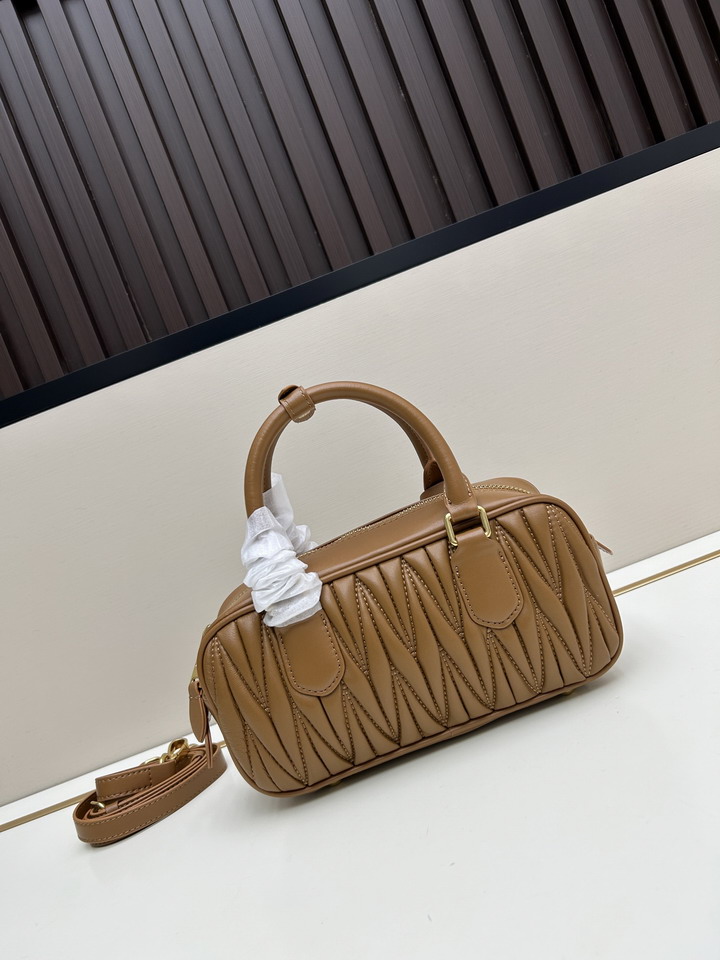 Miu 22x10 5x7 5cm ss1_3