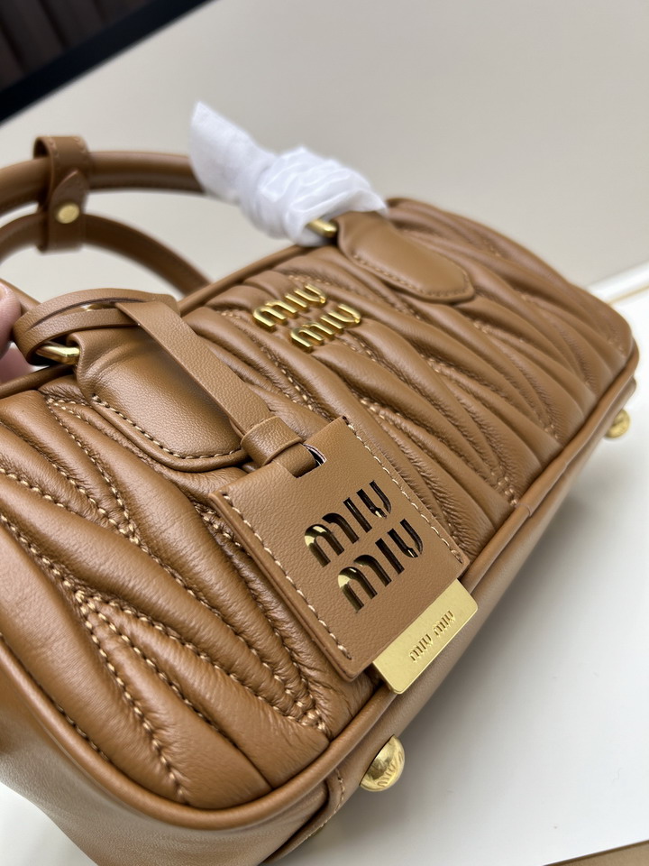 Miu 22x10 5x7 5cm ss1_4