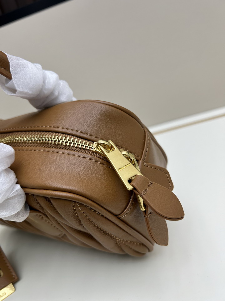 Miu 22x10 5x7 5cm ss1_6