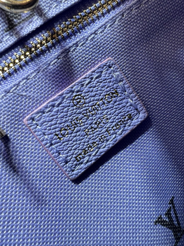 On M59856 25x19x11 5cm ss_10