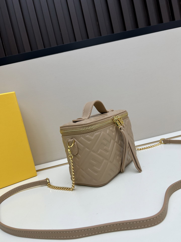 Fendi F8025 16x8x11cm jj1_2