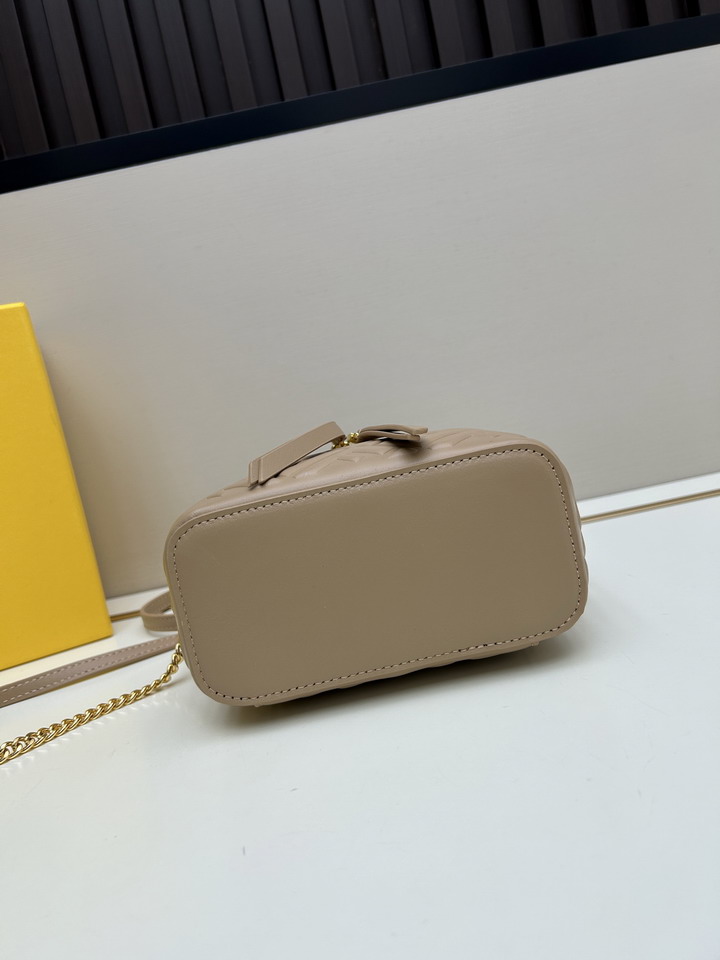 Fendi F8025 16x8x11cm jj1_6