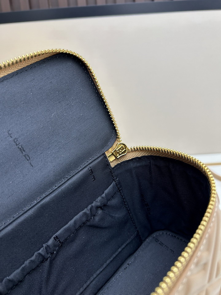 Fendi F8025 16x8x11cm jj1_8