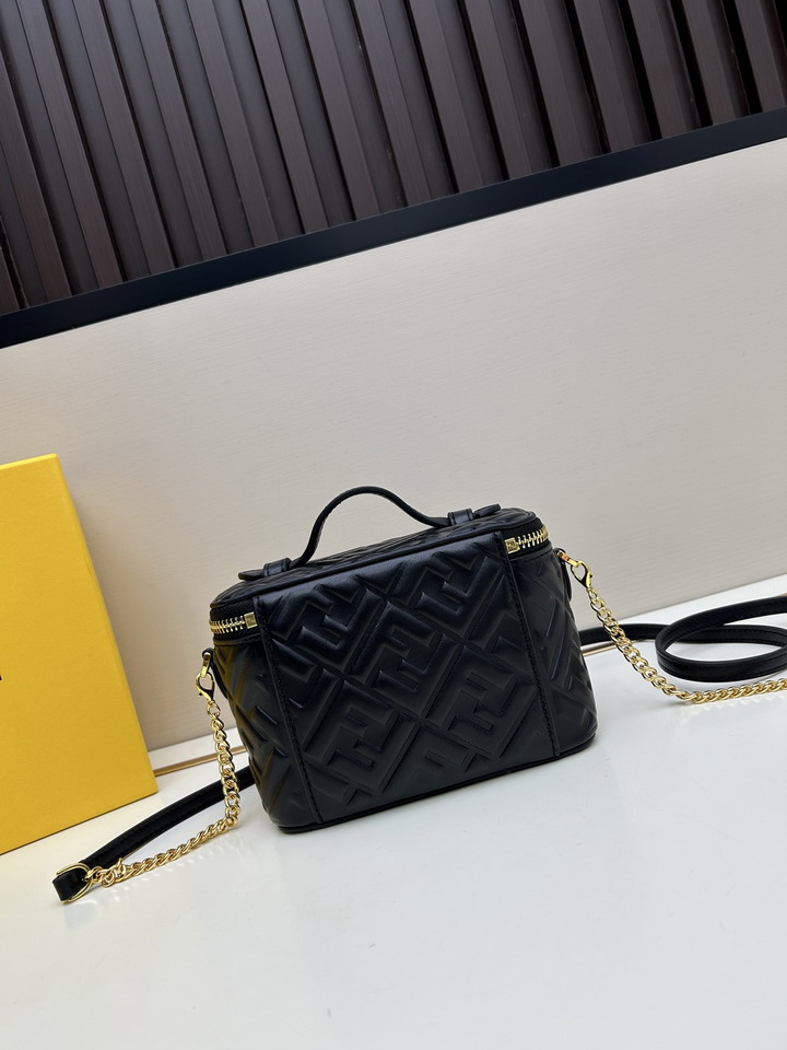 Fendi F8025 16x8x11cm jj2_3