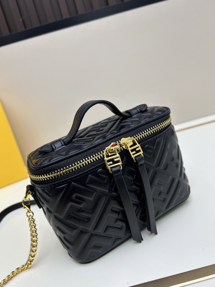 Fendi F8025 16x8x11cm jj2_5