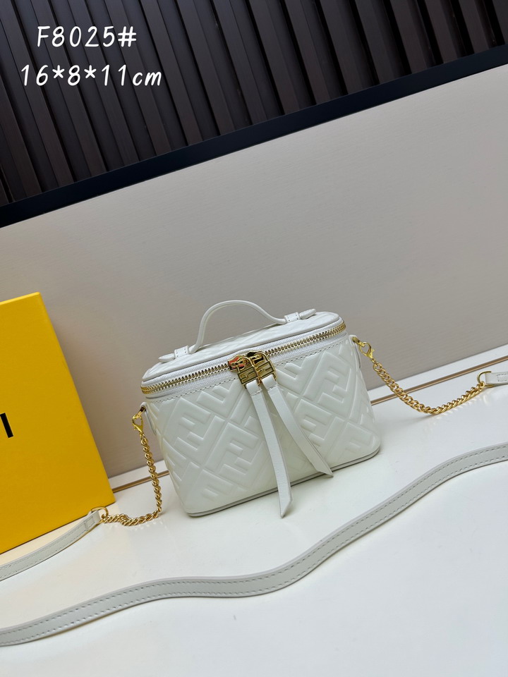 Fendi F8025 16x8x11cm jj3_1