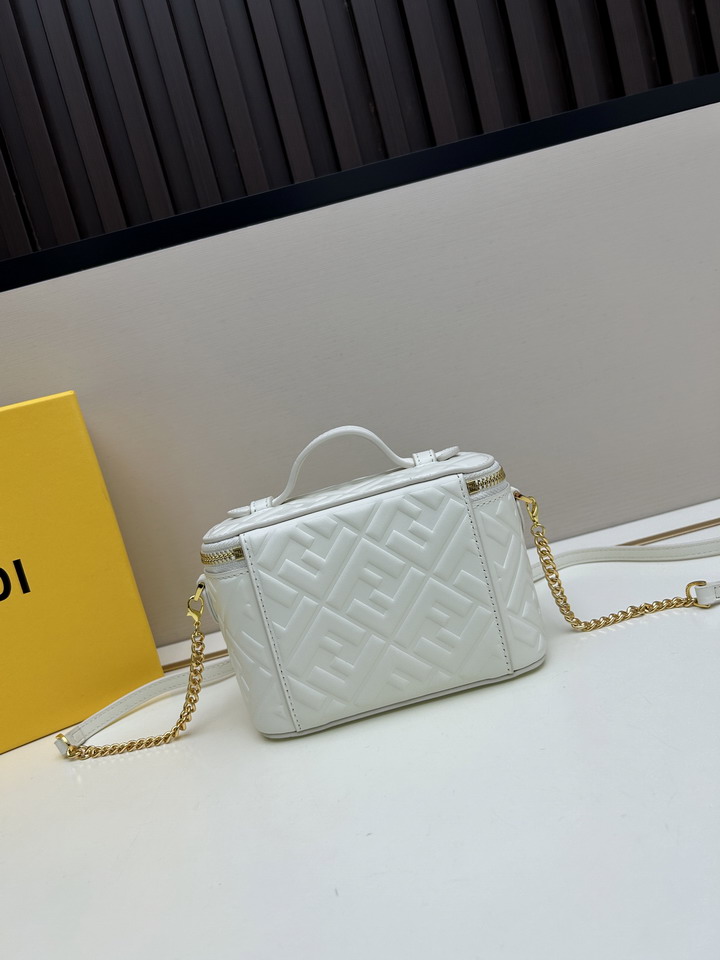 Fendi F8025 16x8x11cm jj3_3