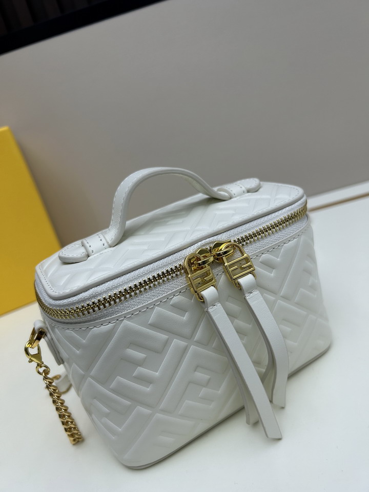 Fendi F8025 16x8x11cm jj3_5