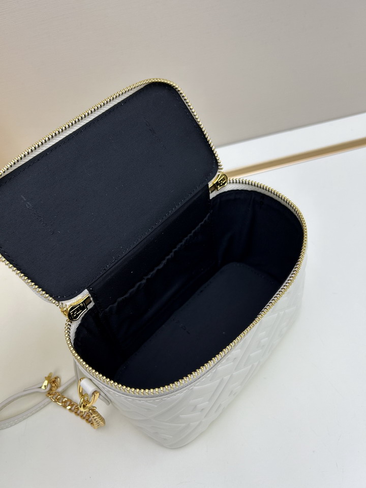 Fendi F8025 16x8x11cm jj3_7