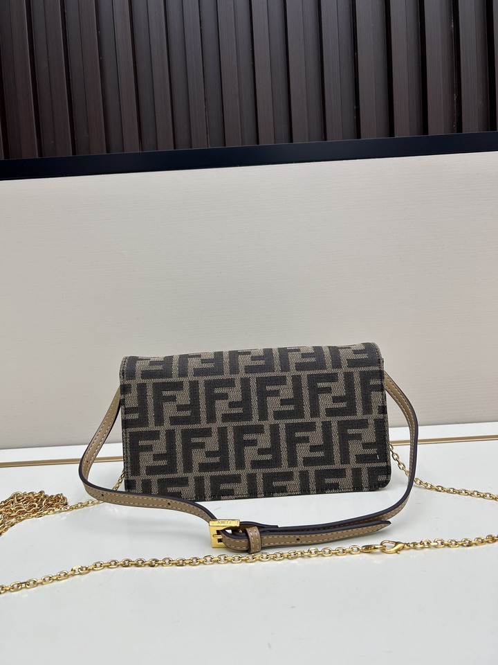 Fendi F8027 21x5x11 5cm jj_3