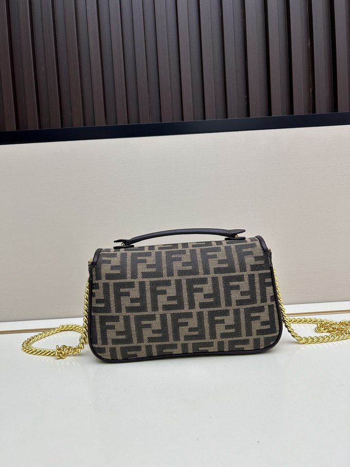 Fendi F8028 24x14x7cm jj_3