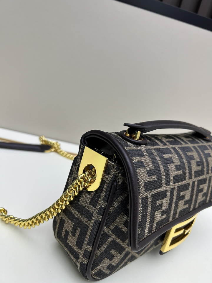 Fendi F8028 24x14x7cm jj_6