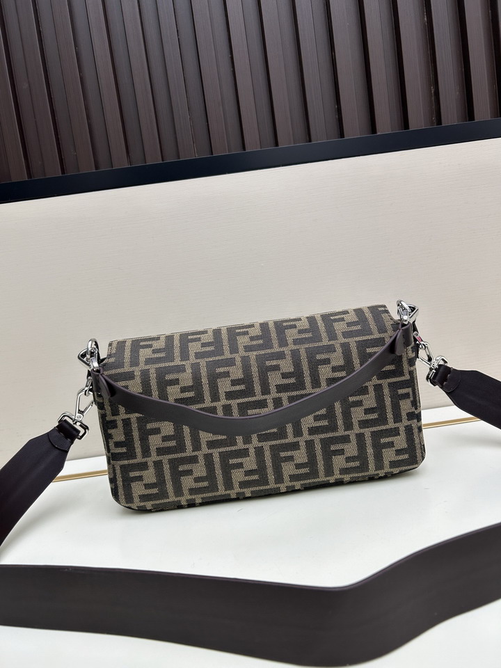 Fendi F8029 26x6x13cm jj_3
