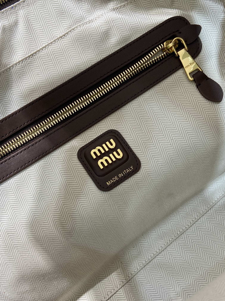 Miu 5BB117 34x23x10cm AP1_9