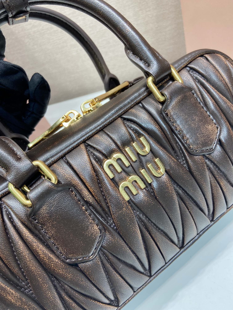 Miu 5BB142 22x10 5x7 5cm AP4_5