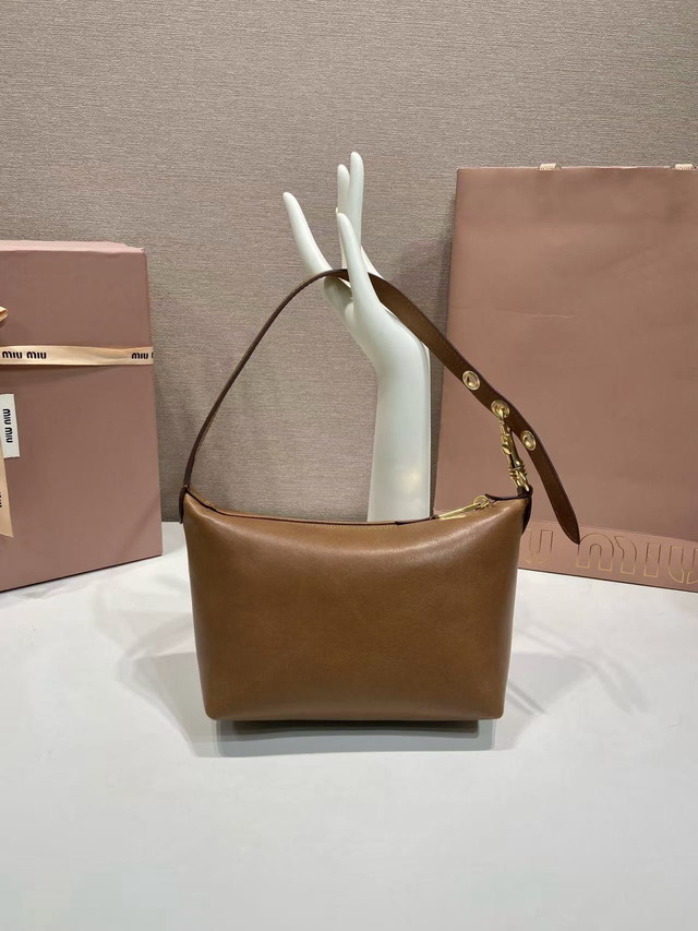 Miu 5NE841 18 5x14x10cm AP1_5