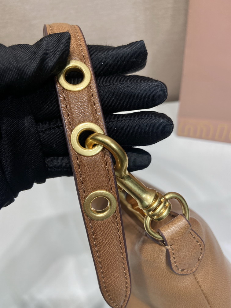 Miu 5NE841 18 5x14x10cm AP1_8