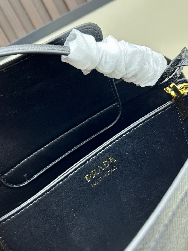 Prada 666L 28 5x20 5x12 5cm jj_9