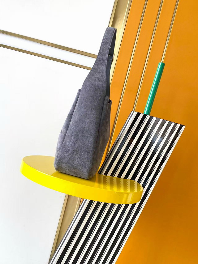 YSL 713938 22x22x10cm 8D2_2