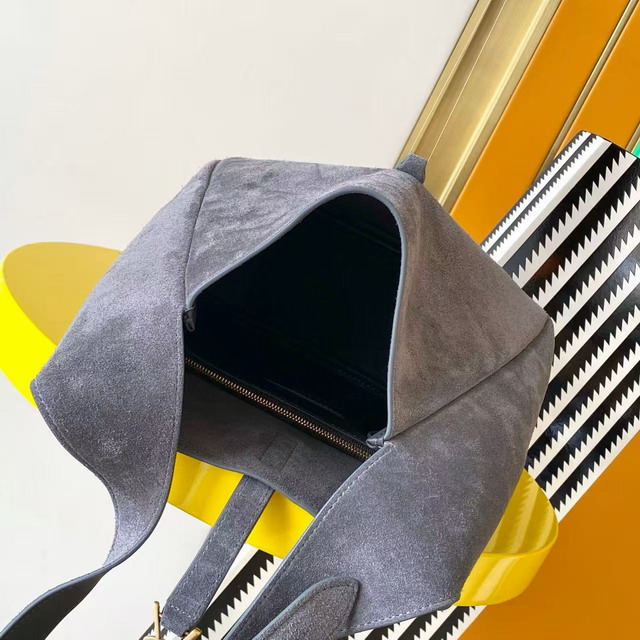 YSL 713938 22x22x10cm 8D2_8