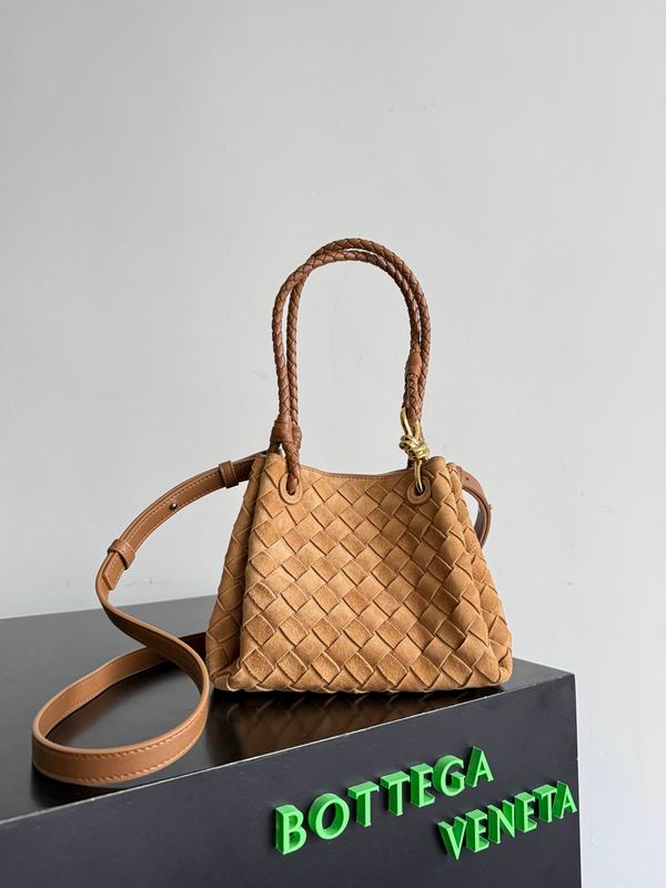 796569 21x17x16.5cm T (1)