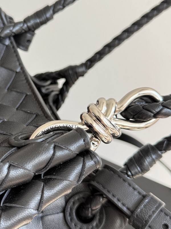 796569 21x17x16.5cm T (3)