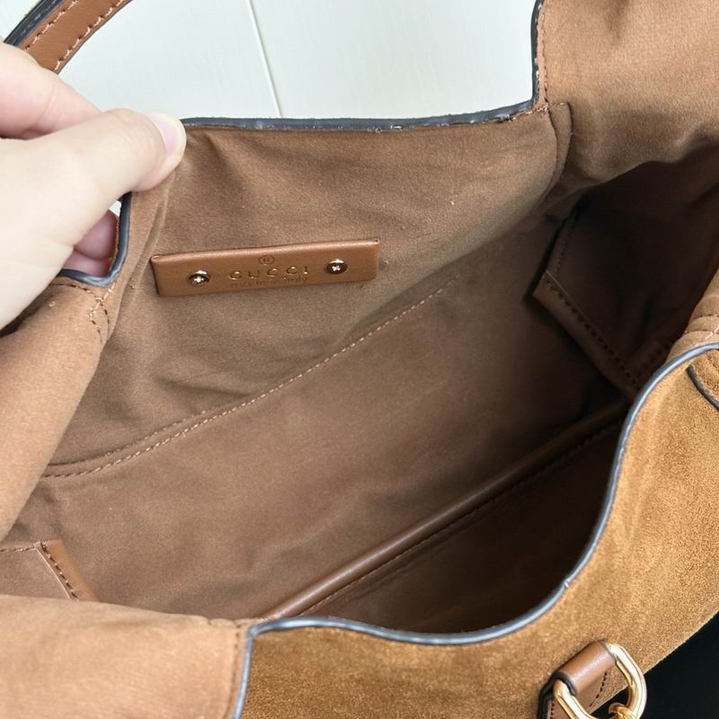 837467 27.5x21x16cm DF (15)