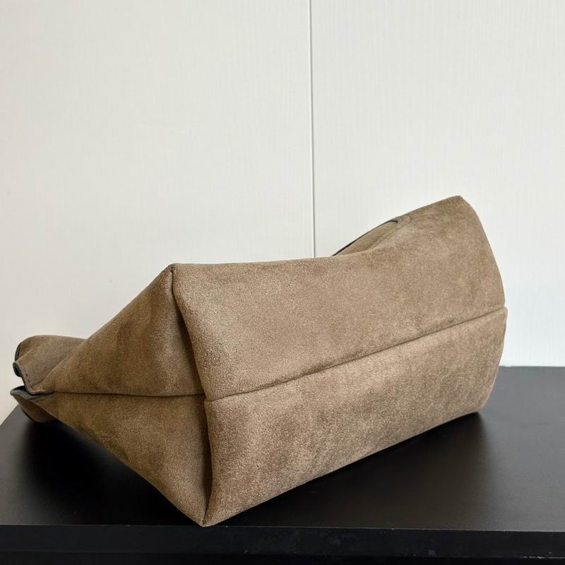 837467 27.5x21x16cm DF (23)