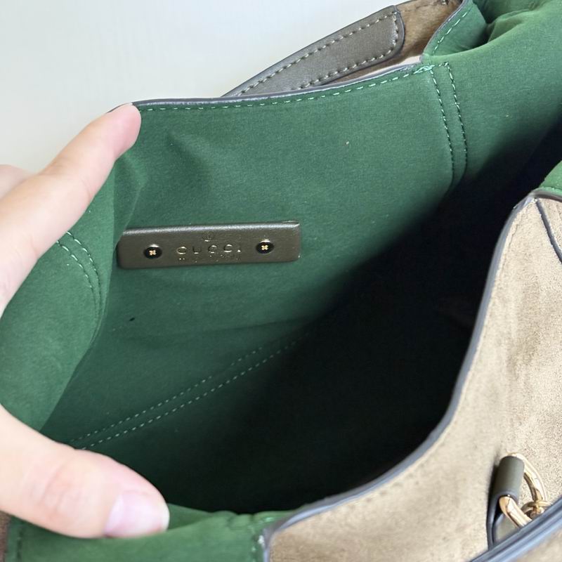 837467 27.5x21x16cm DF (24)