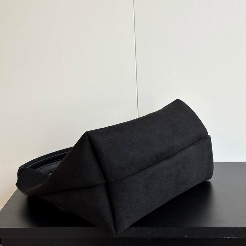 837467 27.5x21x16cm DF (32)