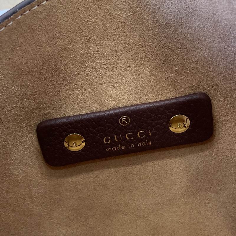 837467 27.5x21x16cm MP (2)