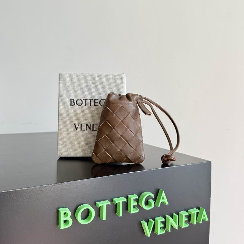 843903 8.5x11x1cm T (1)