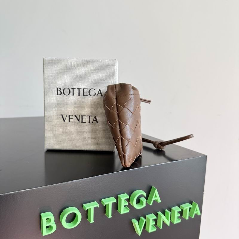 843903 8.5x11x1cm T (3)