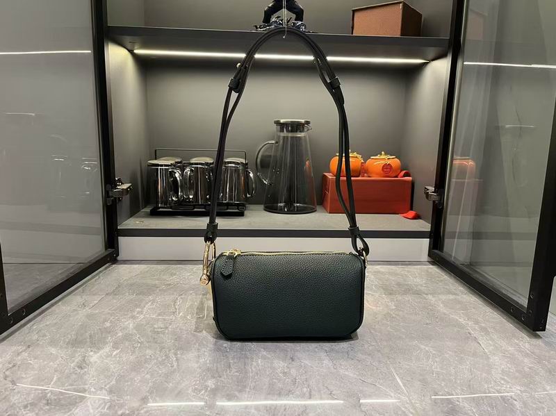 860784 19x9.5x9cm DF (10)