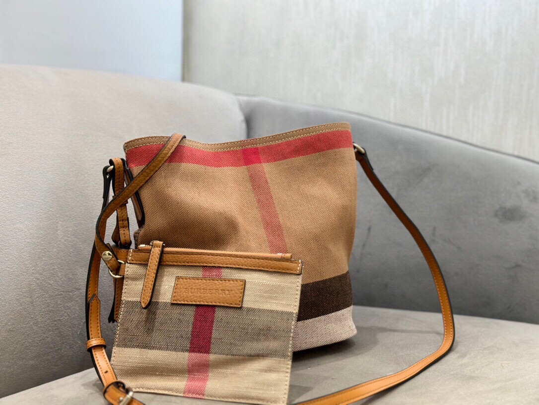 9361 24.5x17cm HQ (2)