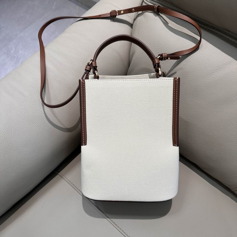 Burberry 21x16.5x25cm HQ (3)