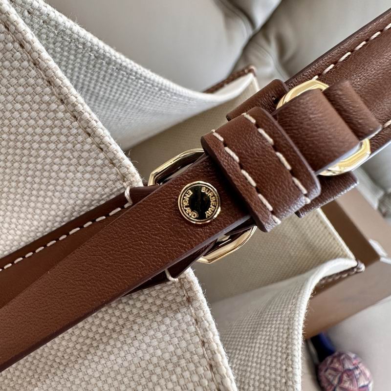 Burberry 21x16.5x25cm HQ (5)