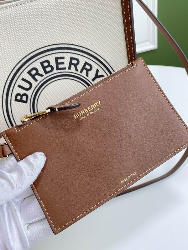 Burberry 21x16.5x25cm HQ (7)