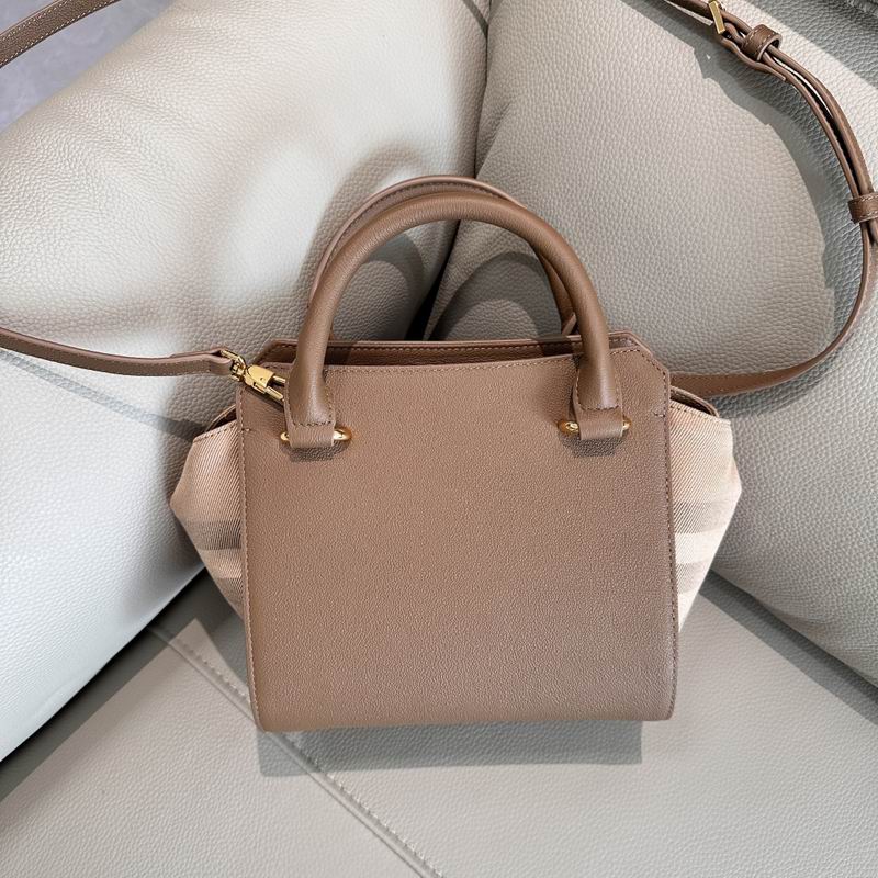 Burberry 21x20x13cm HQ (2)