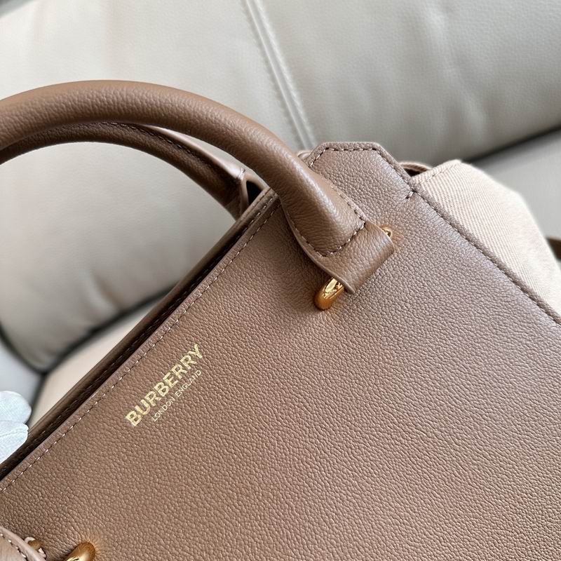 Burberry 21x20x13cm HQ (6)
