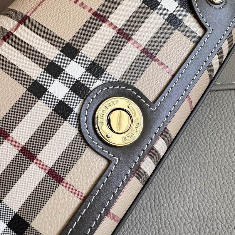 Burberry 24x8x14cm HQ (3)