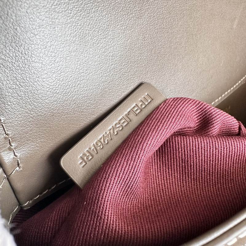 Burberry 24x8x14cm HQ (8)