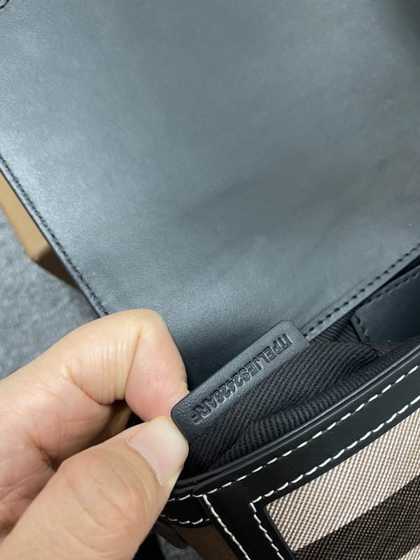 Burberry 24x8x14cm HQ (9)