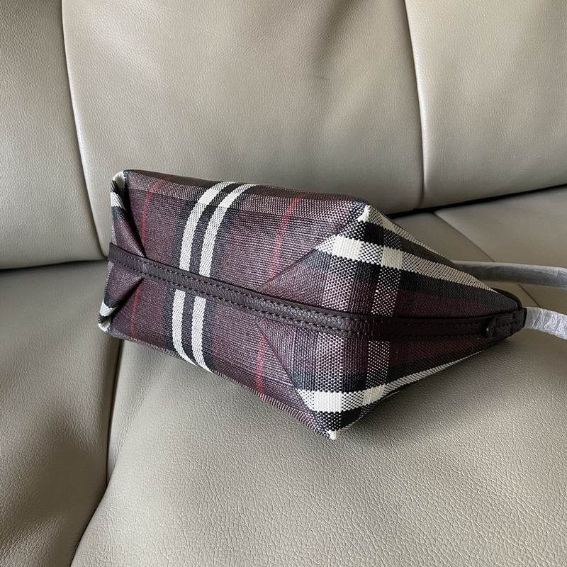 Burberry 25.5x12x16cm HQ (3)