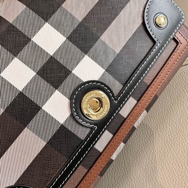 Burberry 25x8.5x18cm HQ (4)